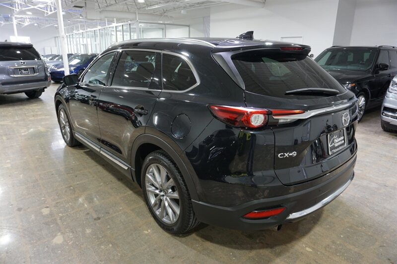 Mazda CX-9 Grand Touring Vehicle Full-screen Gallery Image 07