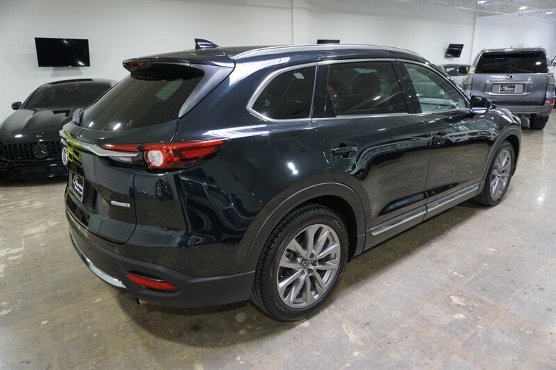 Mazda CX-9 Grand Touring Vehicle Full-screen Gallery Image 10