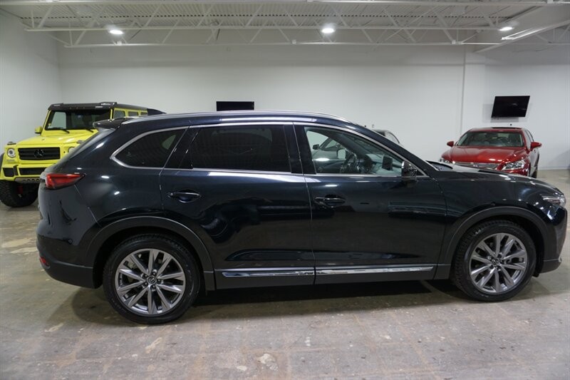 Mazda CX-9 Grand Touring Vehicle Full-screen Gallery Image 11