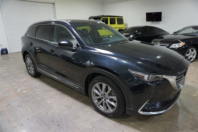 Mazda CX-9 Grand Touring Vehicle Full-screen Gallery Image 14