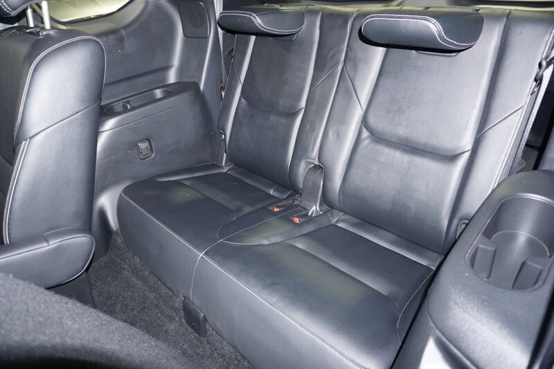 Mazda CX-9 Grand Touring Vehicle Full-screen Gallery Image 29