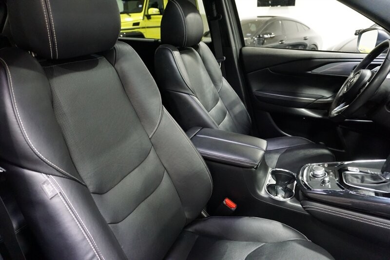 Mazda CX-9 Grand Touring Vehicle Full-screen Gallery Image 41