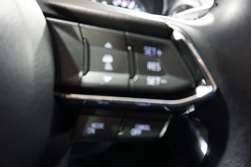 Mazda CX-9 Grand Touring Vehicle Full-screen Gallery Image 46