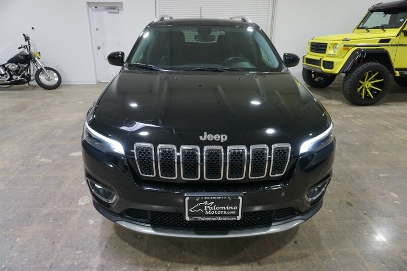 Jeep Cherokee Limited Vehicle Full-screen Gallery Image 16