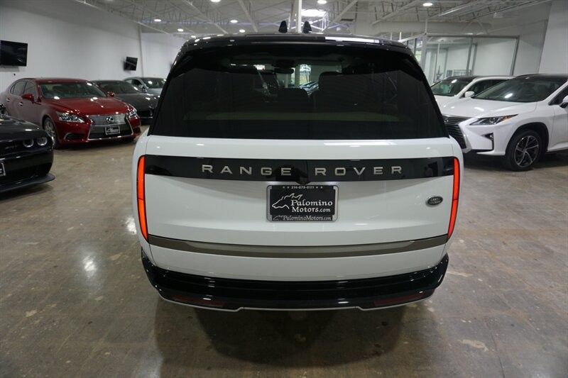 Land Rover Range Rover P 400 SE Vehicle Full-screen Gallery Image 08