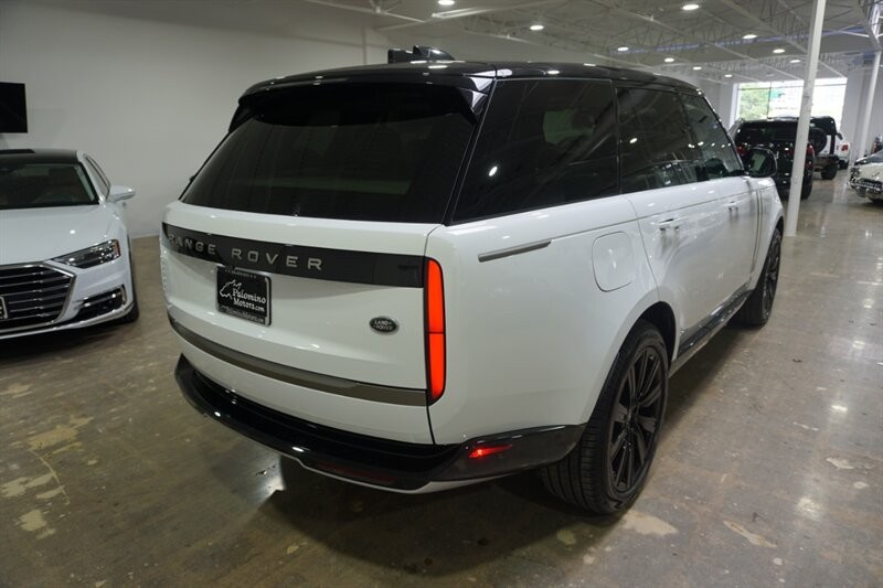 Land Rover Range Rover P 400 SE Vehicle Full-screen Gallery Image 09