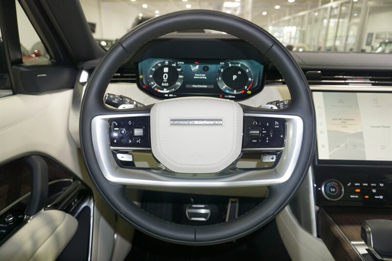 Land Rover Range Rover P 400 SE Vehicle Full-screen Gallery Image 41