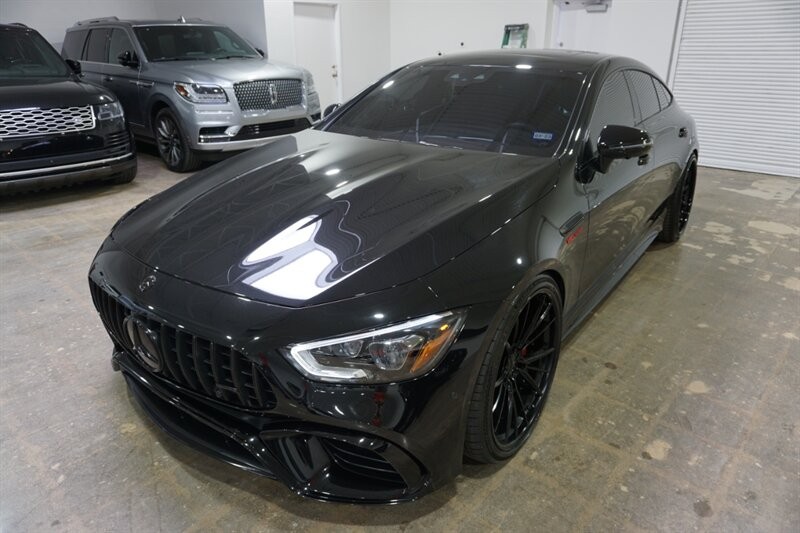 Mercedes-Benz AMG GT 63 Vehicle Full-screen Gallery Image 02