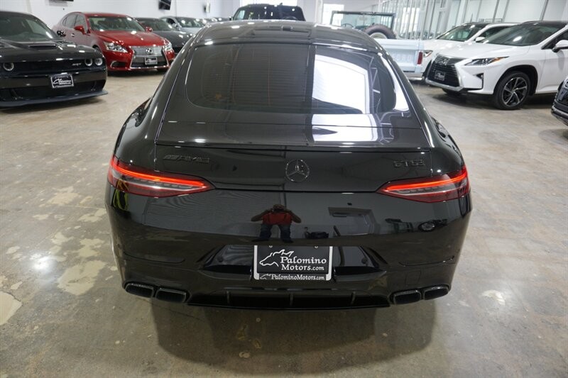 Mercedes-Benz AMG GT 63 Vehicle Full-screen Gallery Image 08