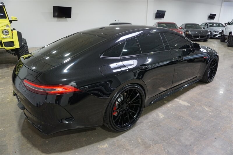 Mercedes-Benz AMG GT 63 Vehicle Full-screen Gallery Image 10