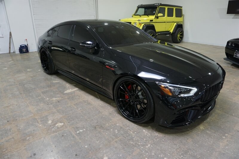 Mercedes-Benz AMG GT 63 Vehicle Full-screen Gallery Image 14