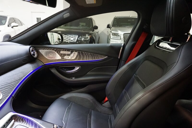 Mercedes-Benz AMG GT 63 Vehicle Full-screen Gallery Image 20