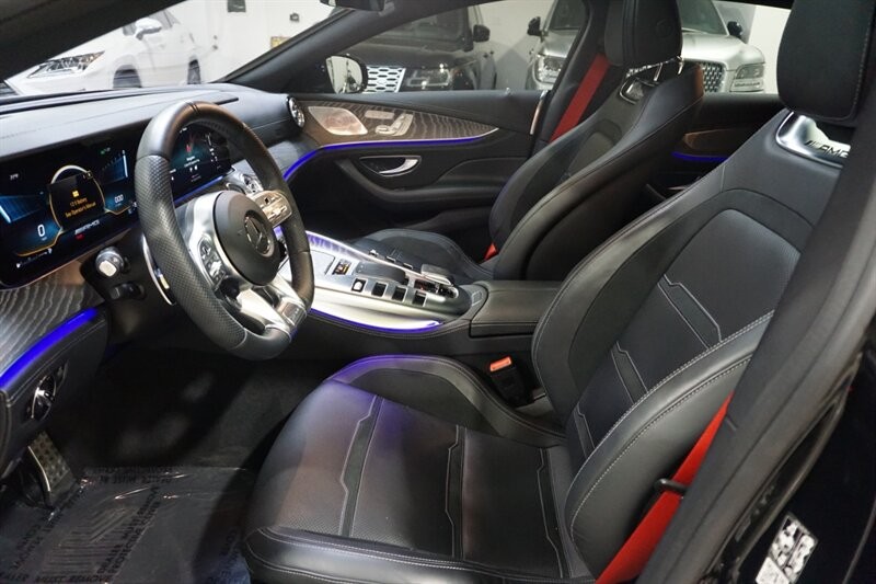 Mercedes-Benz AMG GT 63 Vehicle Full-screen Gallery Image 21