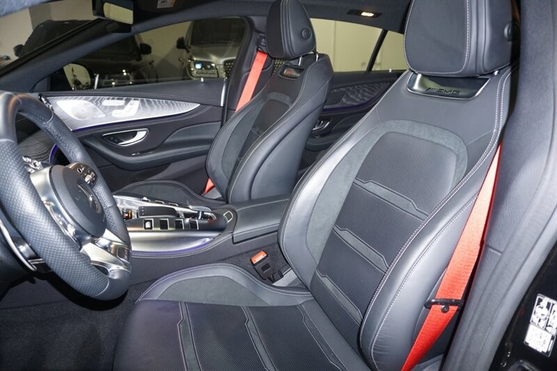 Mercedes-Benz AMG GT 63 Vehicle Full-screen Gallery Image 22