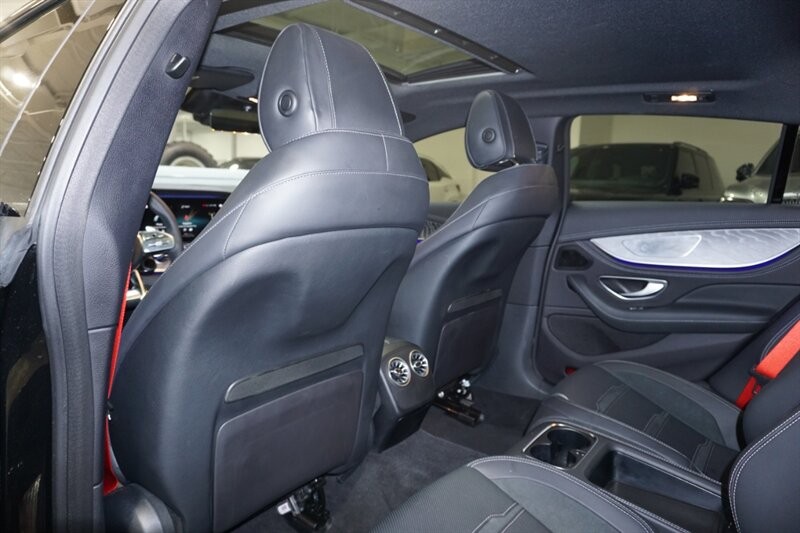 Mercedes-Benz AMG GT 63 Vehicle Full-screen Gallery Image 24