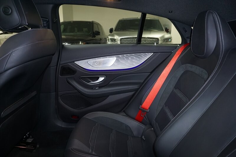 Mercedes-Benz AMG GT 63 Vehicle Full-screen Gallery Image 25