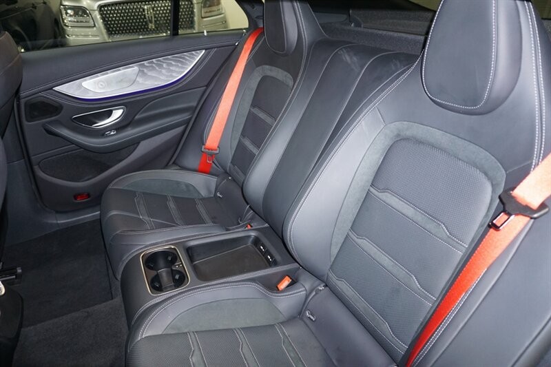 Mercedes-Benz AMG GT 63 Vehicle Full-screen Gallery Image 27