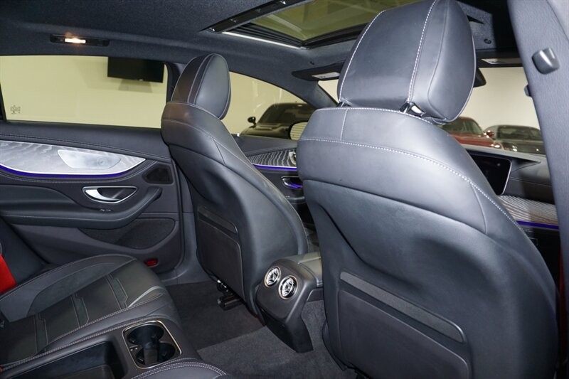 Mercedes-Benz AMG GT 63 Vehicle Full-screen Gallery Image 29