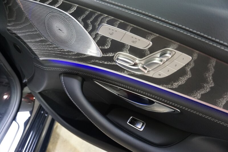 Mercedes-Benz AMG GT 63 Vehicle Full-screen Gallery Image 34