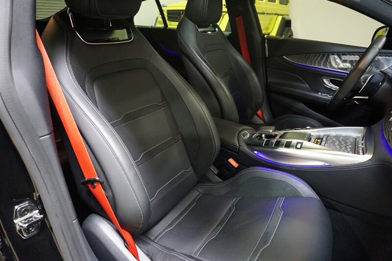 Mercedes-Benz AMG GT 63 Vehicle Full-screen Gallery Image 38