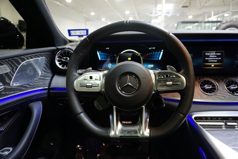 Mercedes-Benz AMG GT 63 Vehicle Full-screen Gallery Image 39