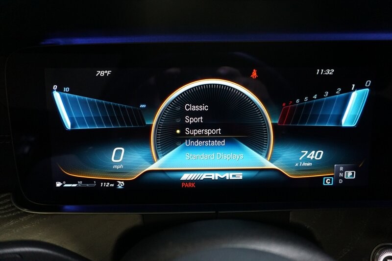 Mercedes-Benz AMG GT 63 Vehicle Full-screen Gallery Image 47