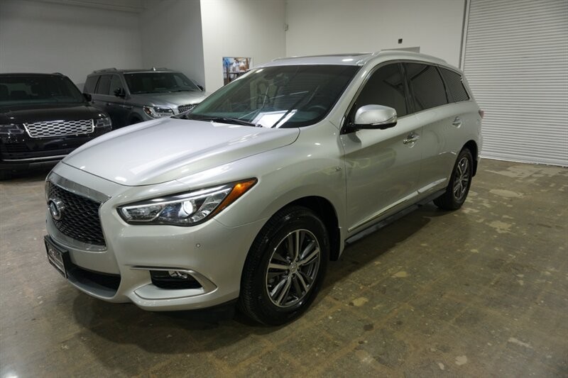 INFINITI QX60 Vehicle Full-screen Gallery Image 01