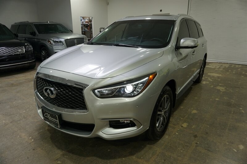INFINITI QX60 Vehicle Full-screen Gallery Image 02