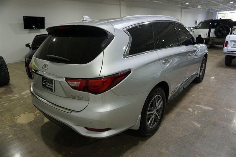 INFINITI QX60 Vehicle Full-screen Gallery Image 09