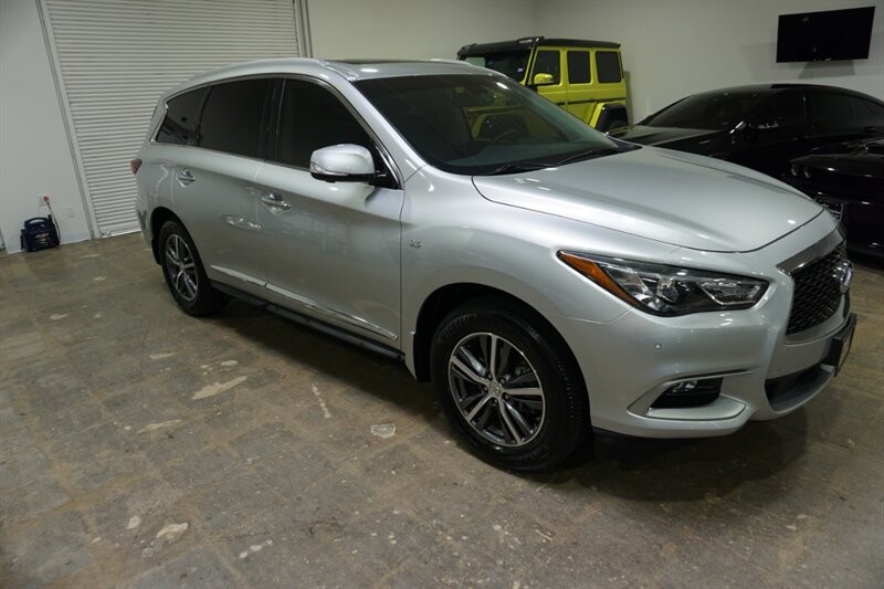 INFINITI QX60 Vehicle Full-screen Gallery Image 14