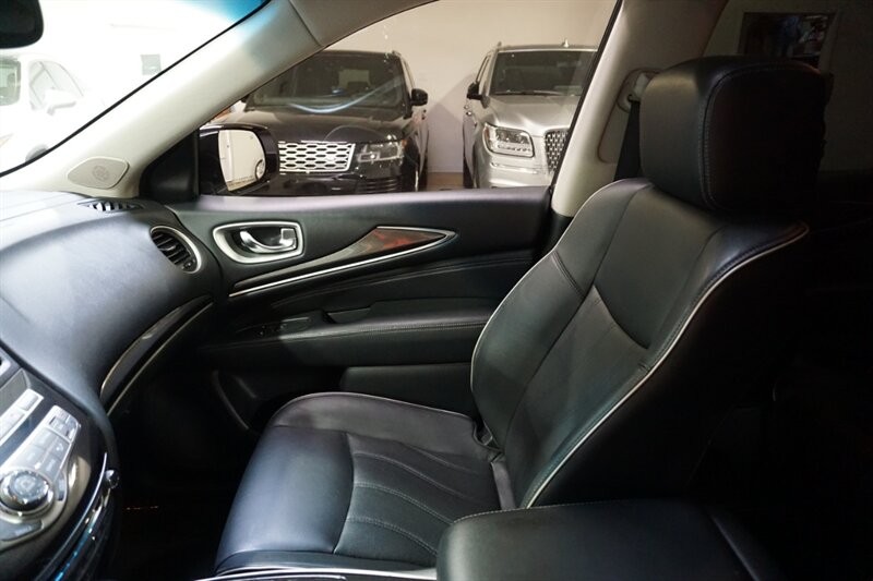 INFINITI QX60 Vehicle Full-screen Gallery Image 19