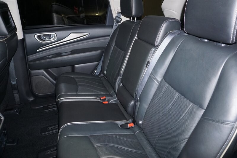 INFINITI QX60 Vehicle Full-screen Gallery Image 26