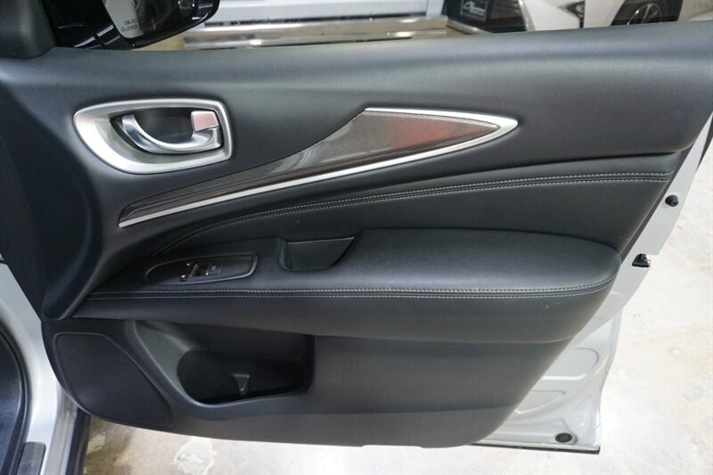 INFINITI QX60 Vehicle Full-screen Gallery Image 37