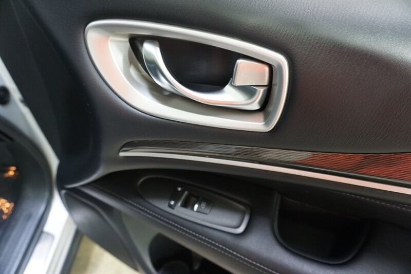 INFINITI QX60 Vehicle Full-screen Gallery Image 38