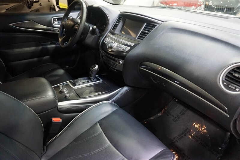 INFINITI QX60 Vehicle Full-screen Gallery Image 39