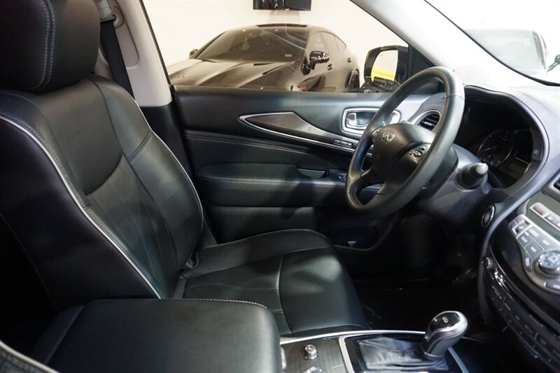 INFINITI QX60 Vehicle Full-screen Gallery Image 40