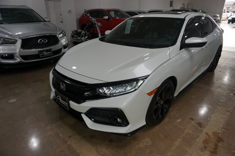 Honda Civic Sport Touring Vehicle Full-screen Gallery Image 02