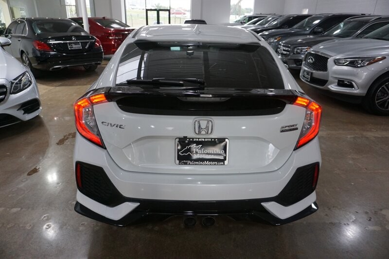 Honda Civic Sport Touring Vehicle Full-screen Gallery Image 08