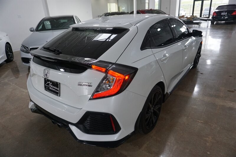 Honda Civic Sport Touring Vehicle Full-screen Gallery Image 09