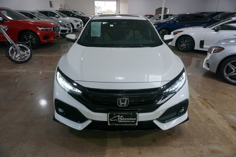 Honda Civic Sport Touring Vehicle Full-screen Gallery Image 16