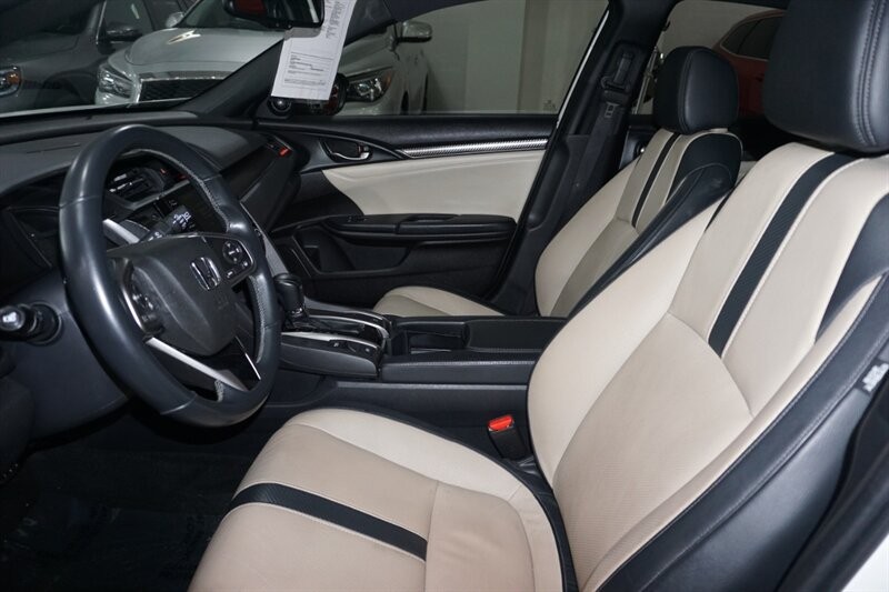 Honda Civic Sport Touring Vehicle Full-screen Gallery Image 20