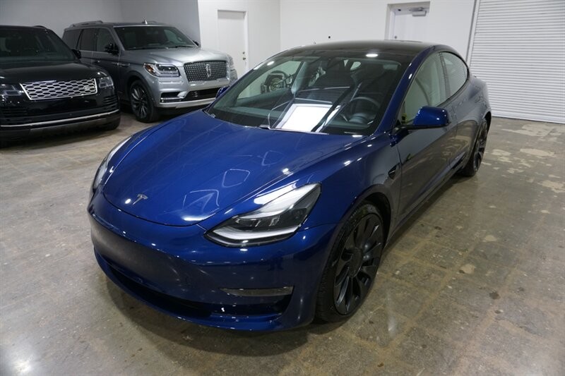 Tesla Model 3 Performance Vehicle Full-screen Gallery Image 02