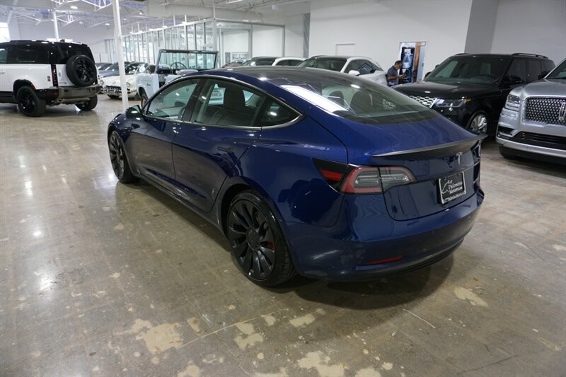 Tesla Model 3 Performance Vehicle Full-screen Gallery Image 07