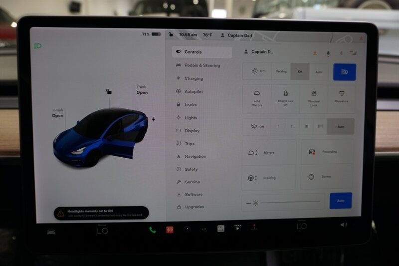 Tesla Model 3 Performance Vehicle Full-screen Gallery Image 44