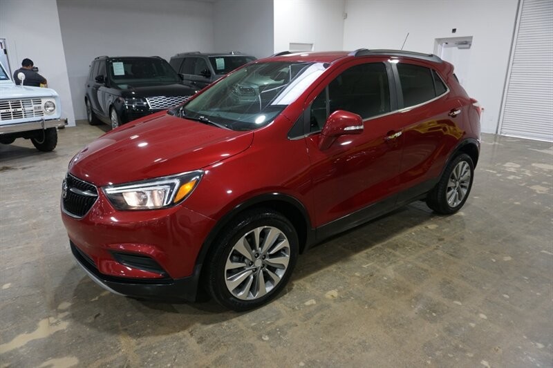 Buick Encore Preferred Vehicle Full-screen Gallery Image 01