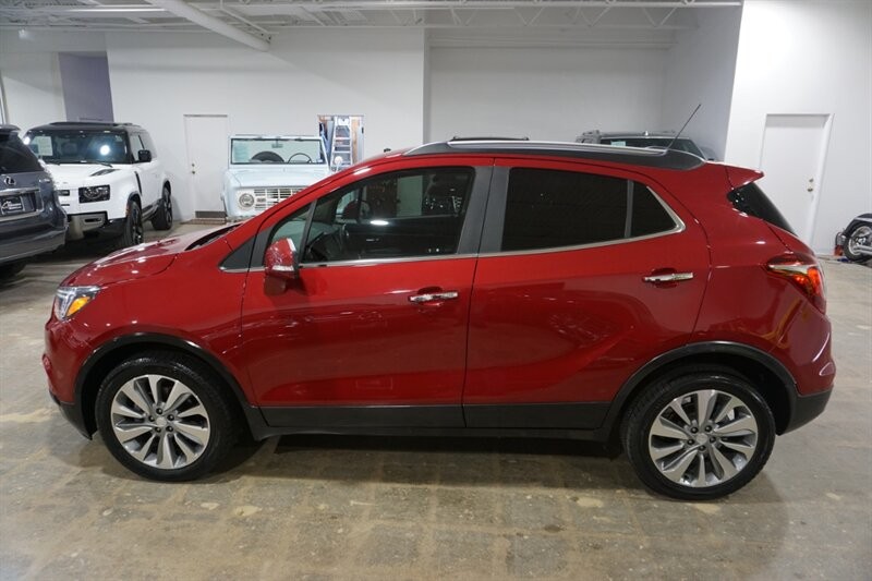 Buick Encore Preferred Vehicle Full-screen Gallery Image 05