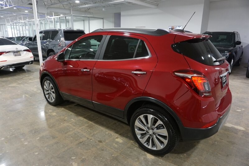 Buick Encore Preferred Vehicle Full-screen Gallery Image 06