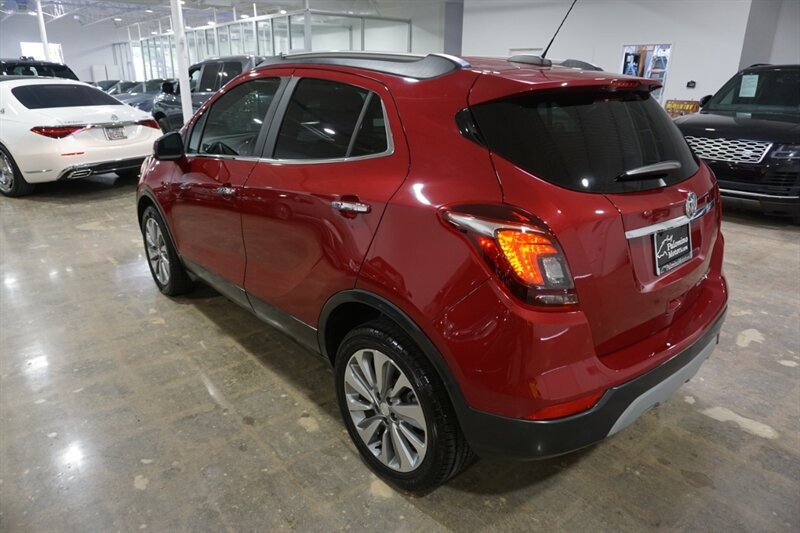 Buick Encore Preferred Vehicle Full-screen Gallery Image 07