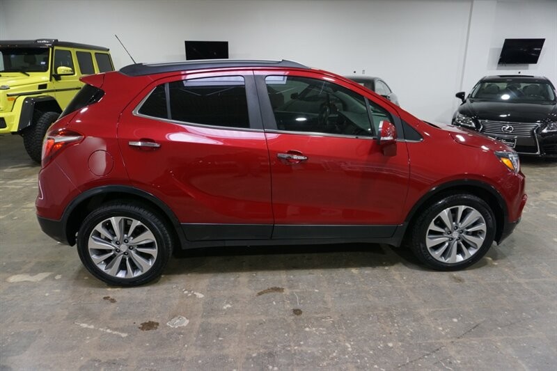 Buick Encore Preferred Vehicle Full-screen Gallery Image 11