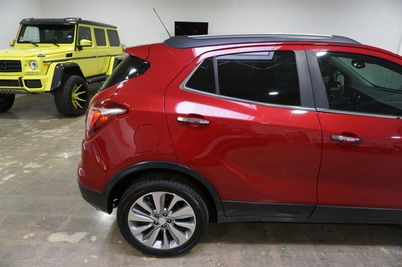 Buick Encore Preferred Vehicle Full-screen Gallery Image 12